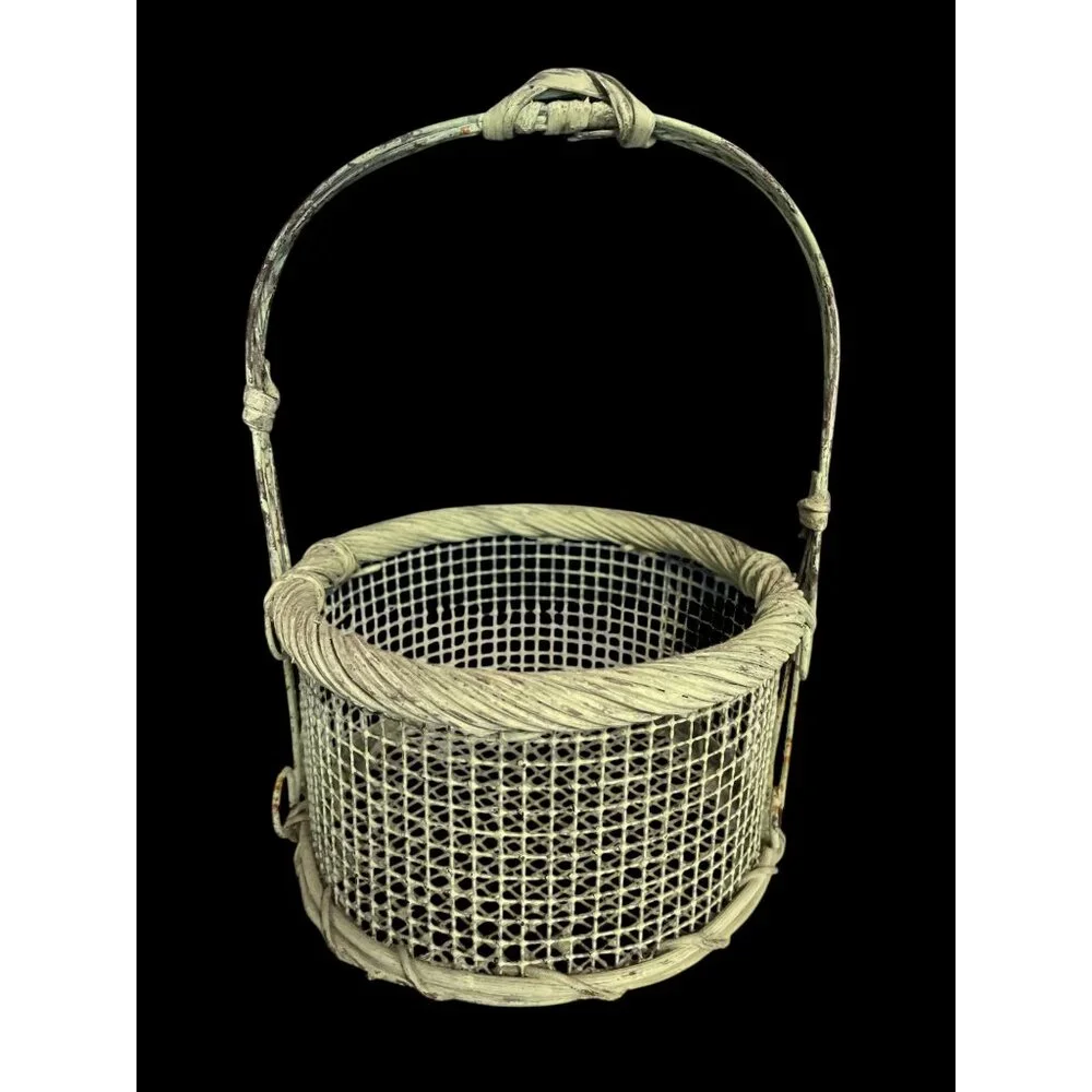 Vintage Wire and Wicker Basket with Handle – Rustic Farmhouse Decor – Round Mesh
